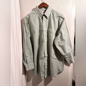 Brooks Brothers button down
Size:16.5-32
Green plaid
long sleeve
Like New